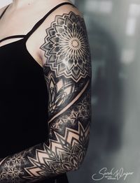 Tattoosleeve, Armtattoo, Geometrictattoo, geometrisch, Tattoodesign, Tattooidee, Mandalatattoo